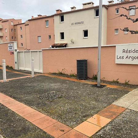 Les Argonautes: Beachfront Studio with Pool and Sea Views Agde Exterior photo