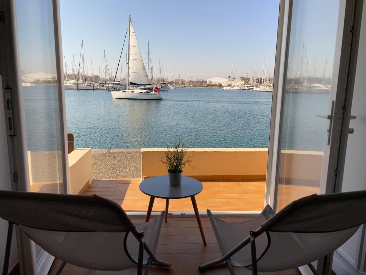 Les Argonautes: Beachfront Studio with Pool and Sea Views Agde Exterior photo